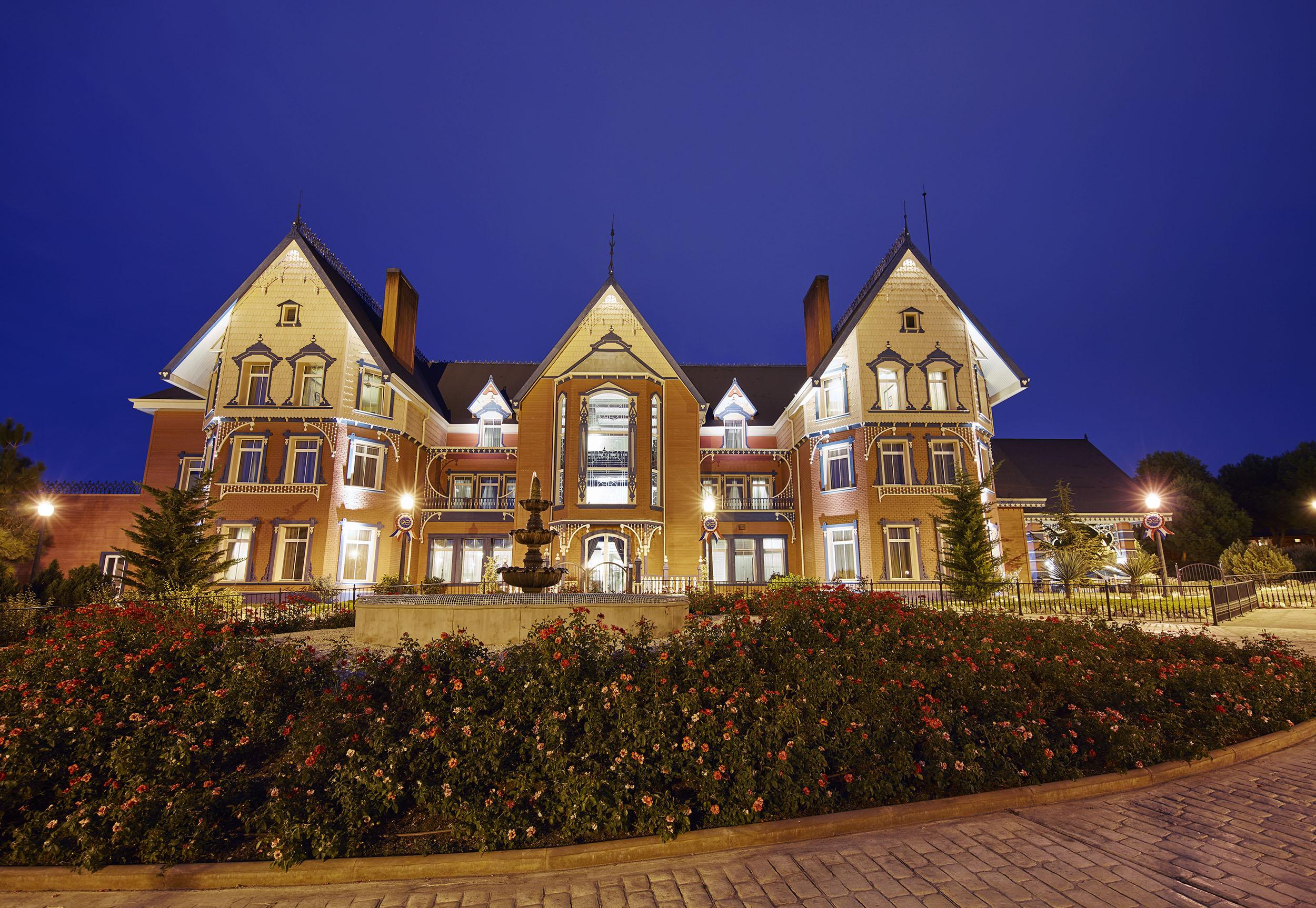 PortAventura Hotel Lucy's Mansion: Unlimited Park Access & Express Passes Salou Exterior photo
